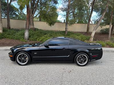 2008 Ford Mustang GT Premium GREAT LOOK! LOW MILES!! - Photo 2 - Valencia, CA 91355