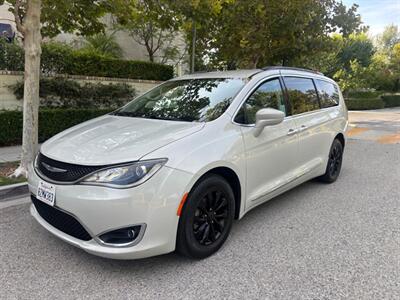 2017 Chrysler Pacifica Touring-L  ABSOLUTELY GORGEOUS VAN!!! - Photo 1 - Valencia, CA 91355