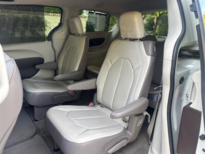 2017 Chrysler Pacifica Touring-L  ABSOLUTELY GORGEOUS VAN!!! - Photo 16 - Valencia, CA 91355