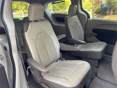 2017 Chrysler Pacifica Touring-L  ABSOLUTELY GORGEOUS VAN!!! - Photo 22 - Valencia, CA 91355