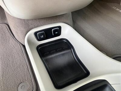 2017 Chrysler Pacifica Touring-L  ABSOLUTELY GORGEOUS VAN!!! - Photo 36 - Valencia, CA 91355