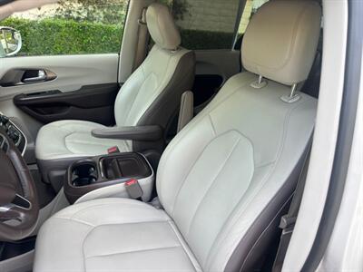 2017 Chrysler Pacifica Touring-L  ABSOLUTELY GORGEOUS VAN!!! - Photo 13 - Valencia, CA 91355