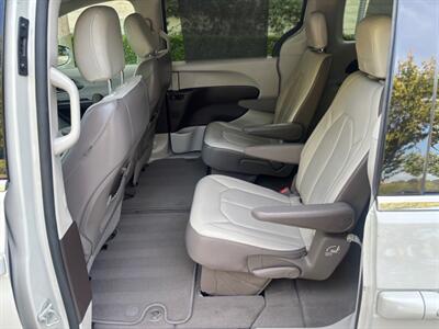2017 Chrysler Pacifica Touring-L  ABSOLUTELY GORGEOUS VAN!!! - Photo 15 - Valencia, CA 91355