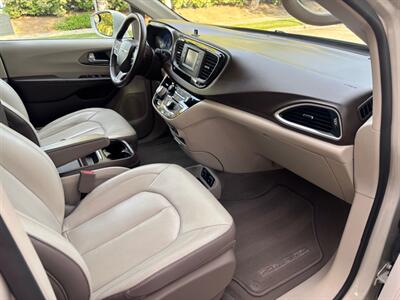 2017 Chrysler Pacifica Touring-L  ABSOLUTELY GORGEOUS VAN!!! - Photo 23 - Valencia, CA 91355