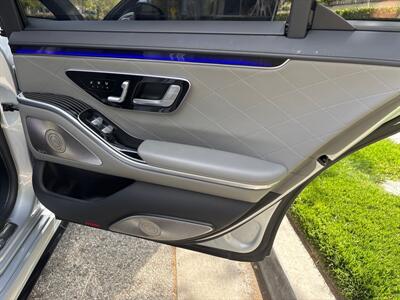 2021 Mercedes-Benz S 580 4MATIC  PRISTINE!!!!! LOW MILES - Photo 21 - Valencia, CA 91355