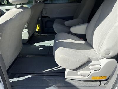 2014 Toyota Sienna L 7-Passenger  BEAUTIFUL CONDITION! RUNS PERFECT! - Photo 11 - Valencia, CA 91355