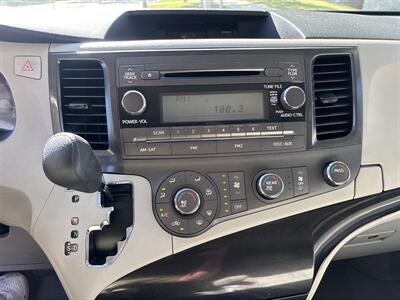 2014 Toyota Sienna L 7-Passenger  BEAUTIFUL CONDITION! RUNS PERFECT! - Photo 22 - Valencia, CA 91355