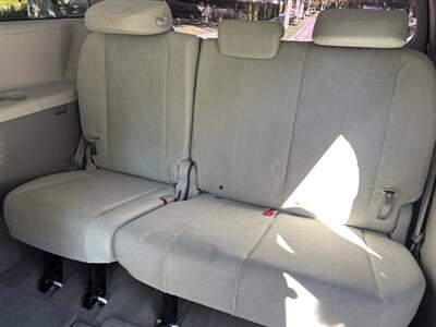 2014 Toyota Sienna L 7-Passenger  BEAUTIFUL CONDITION! RUNS PERFECT! - Photo 13 - Valencia, CA 91355