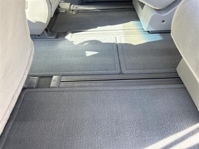 2014 Toyota Sienna L 7-Passenger  BEAUTIFUL CONDITION! RUNS PERFECT! - Photo 12 - Valencia, CA 91355