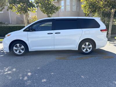 2014 Toyota Sienna L 7-Passenger  BEAUTIFUL CONDITION! RUNS PERFECT! - Photo 2 - Valencia, CA 91355