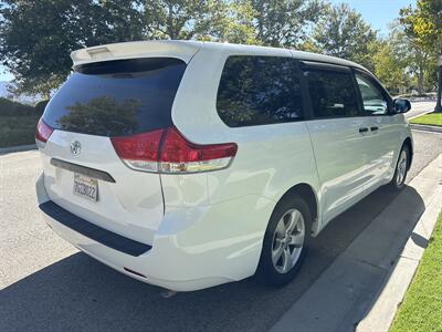 2014 Toyota Sienna L 7-Passenger  BEAUTIFUL CONDITION! RUNS PERFECT! - Photo 4 - Valencia, CA 91355