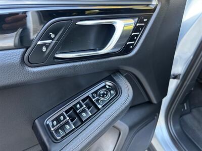 2016 Porsche Macan S  LOW MILES!! - Photo 32 - Valencia, CA 91355