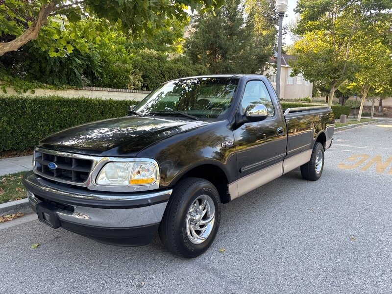 1997 Ford F-150 Great running truck with LOW MILES - Photo 1 - Valencia, CA 91355