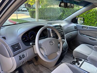 2010 Toyota Sienna LE-Passenger  One owner !!! Great condition! - Photo 9 - Valencia, CA 91355