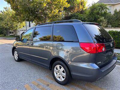 2010 Toyota Sienna LE-Passenger  One owner !!! Great condition! - Photo 3 - Valencia, CA 91355