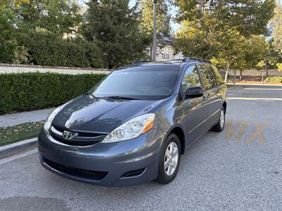 2010 Toyota Sienna LE-Passenger  One owner !!! Great condition! - Photo 1 - Valencia, CA 91355