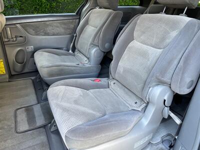 2010 Toyota Sienna LE-Passenger  One owner !!! Great condition! - Photo 12 - Valencia, CA 91355