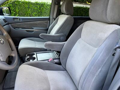 2010 Toyota Sienna LE-Passenger  One owner !!! Great condition! - Photo 8 - Valencia, CA 91355