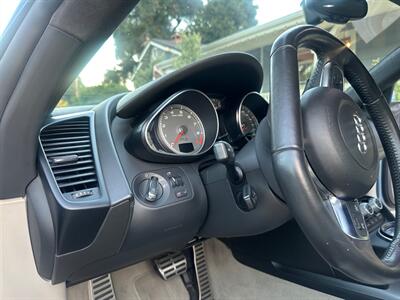 2009 Audi R8 quattro  Gorgeous color ! Low miles !!! - Photo 16 - Valencia, CA 91355