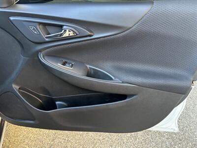 2020 Chevrolet Malibu LT   - Photo 17 - Valencia, CA 91355