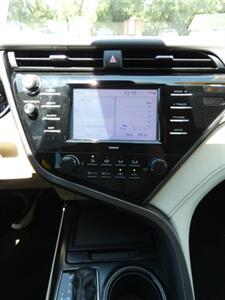 2020 Toyota Camry LE   - Photo 33 - Naples, FL 34104