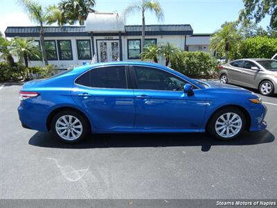 2020 Toyota Camry LE   - Photo 2 - Naples, FL 34104