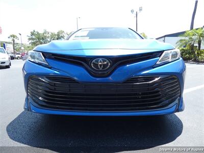 2020 Toyota Camry LE   - Photo 4 - Naples, FL 34104