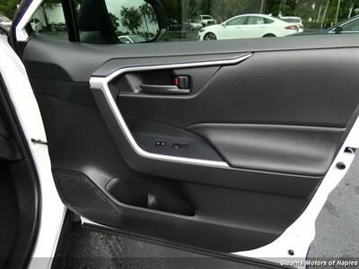 2021 Toyota RAV4 LE   - Photo 48 - Naples, FL 34104