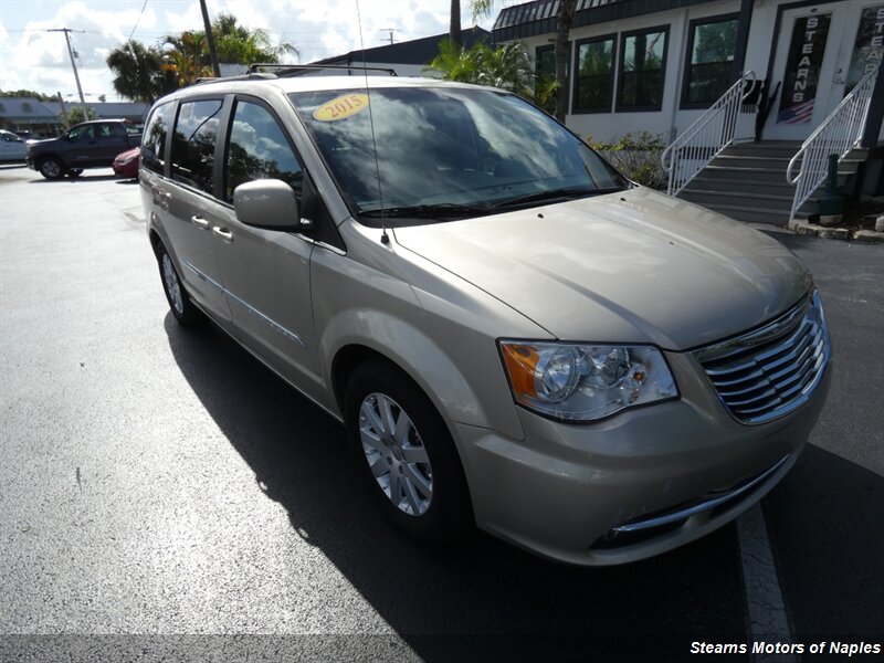 2015 Chrysler Town & Country Touring  