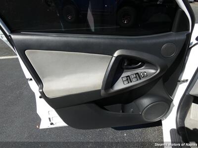 2012 Toyota RAV4   - Photo 41 - Naples, FL 34104