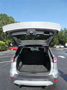 2015 Ford Escape SE - Photo 13 - Naples, FL 34104