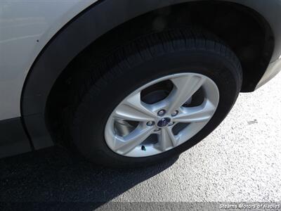 2015 Ford Escape SE - Photo 19 - Naples, FL 34104