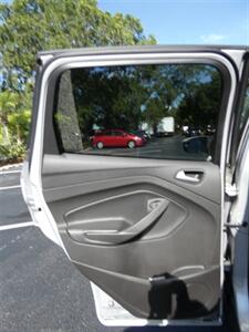 2015 Ford Escape SE - Photo 43 - Naples, FL 34104
