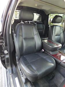 2007 Cadillac Escalade EXT   - Photo 48 - Naples, FL 34104