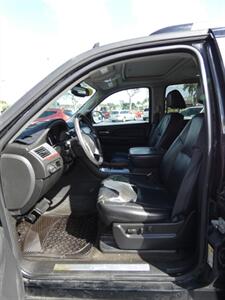 2007 Cadillac Escalade EXT   - Photo 39 - Naples, FL 34104