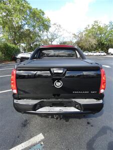 2007 Cadillac Escalade EXT   - Photo 13 - Naples, FL 34104