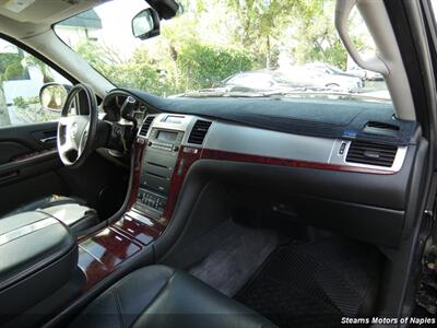 2007 Cadillac Escalade EXT   - Photo 46 - Naples, FL 34104