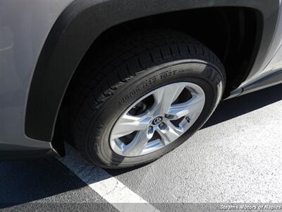 2019 Toyota RAV4 XLE Hybrid - Photo 16 - Naples, FL 34104