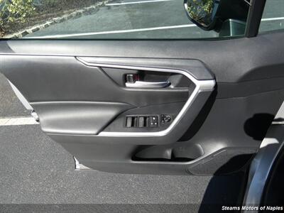 2019 Toyota RAV4 XLE Hybrid - Photo 39 - Naples, FL 34104
