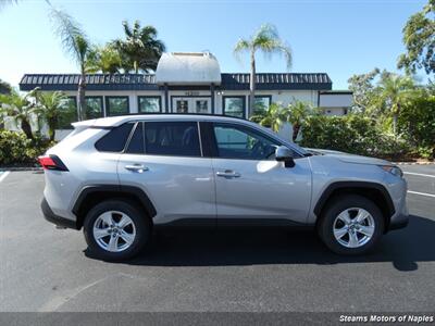 2019 Toyota RAV4 XLE Hybrid - Photo 2 - Naples, FL 34104
