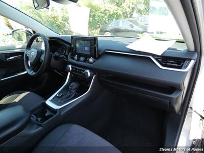 2019 Toyota RAV4 XLE Hybrid - Photo 45 - Naples, FL 34104