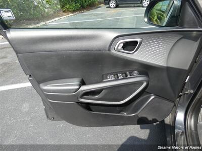 2020 Kia Soul LX   - Photo 39 - Naples, FL 34104