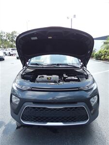 2020 Kia Soul LX   - Photo 6 - Naples, FL 34104