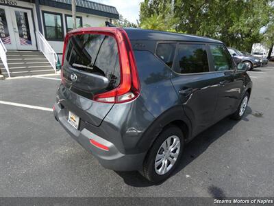 2020 Kia Soul LX   - Photo 11 - Naples, FL 34104