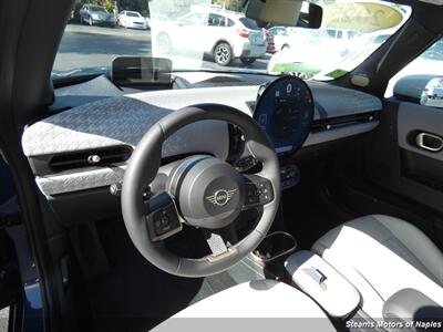 2025 MINI Cooper S Signature Trim   - Photo 37 - Naples, FL 34104