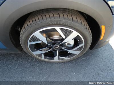 2025 MINI Cooper S Signature Trim   - Photo 17 - Naples, FL 34104