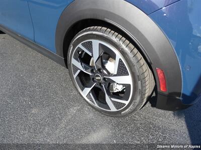 2025 MINI Cooper S Signature Trim   - Photo 19 - Naples, FL 34104