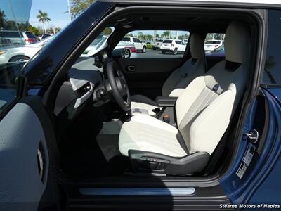 2025 MINI Cooper S Signature Trim   - Photo 39 - Naples, FL 34104