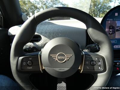 2025 MINI Cooper S Signature Trim   - Photo 26 - Naples, FL 34104