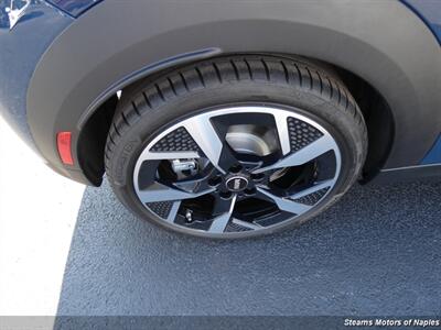 2025 MINI Cooper S Signature Trim   - Photo 16 - Naples, FL 34104